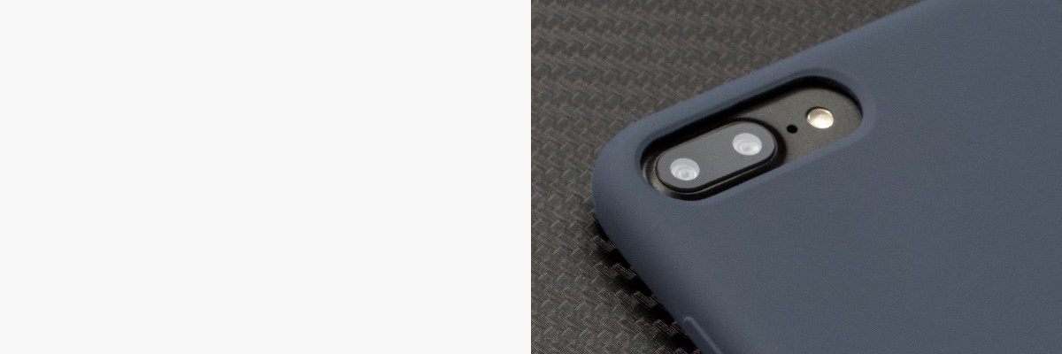 Et perfekt kuttet kamerahull i silikondekselet på baksiden av iPhone 8 Plus / iPhone 7 Plus 